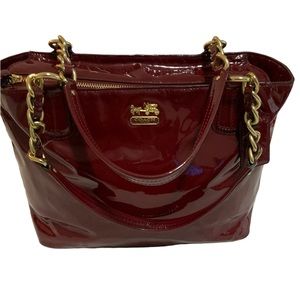 🌻 Coach Tote  Madison in Patent Leather Red